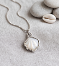 Scallop Shell Pearl Pendant Necklace for Women, Luxury Self-Purchase Jewelry, Classic Beach Necklace