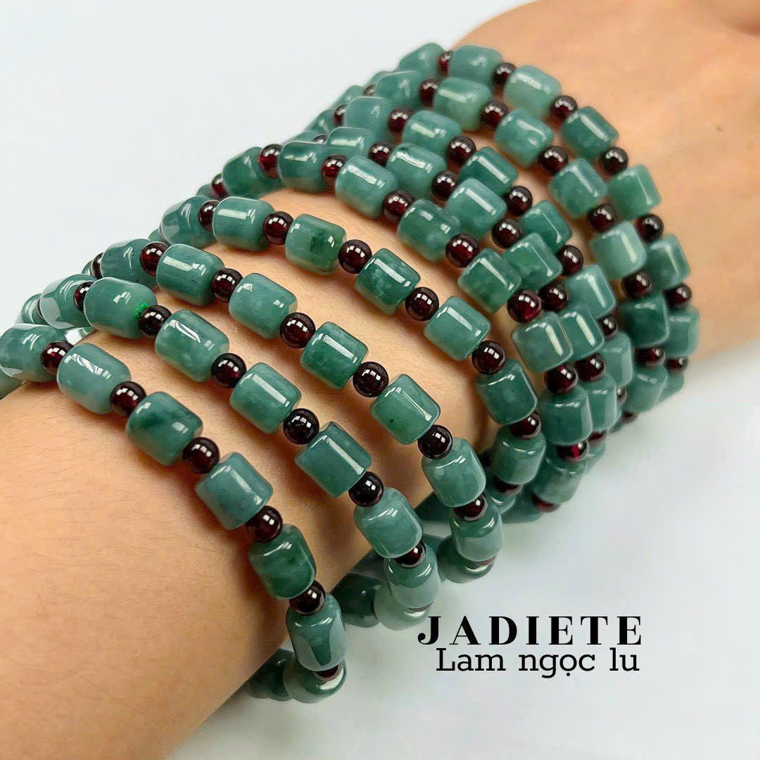 GRADE A GUATEMALA GREEN JADE BRACELET COMBINED WITH ROUND GARNETS, GEMSTONE BRACELETS, DELICATE BEADED MULTI GEMSTONE JEWELRY, UNIQUE BIRTHDAY GIFTS WOMEN-SISTER-GIRLFRIEND.