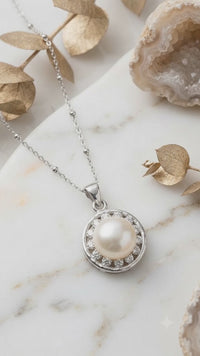 Cluster Crystal Halo Pearl Pendant Necklace, Luxury Self-Reward Jewelry for Women, Elegant Round Necklace Gift for Yourself