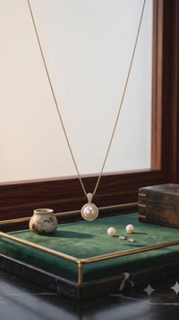 Gold Halo White Pearl Pendant Necklace, Luxury Self-Reward Jewelry for Women, Elegant Round Pendant Gift for Yourself