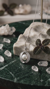 Oval Crystal Halo Pearl Pendant Necklace for Women, Luxury Self-Purchase Jewelry, Classic Modern Necklace