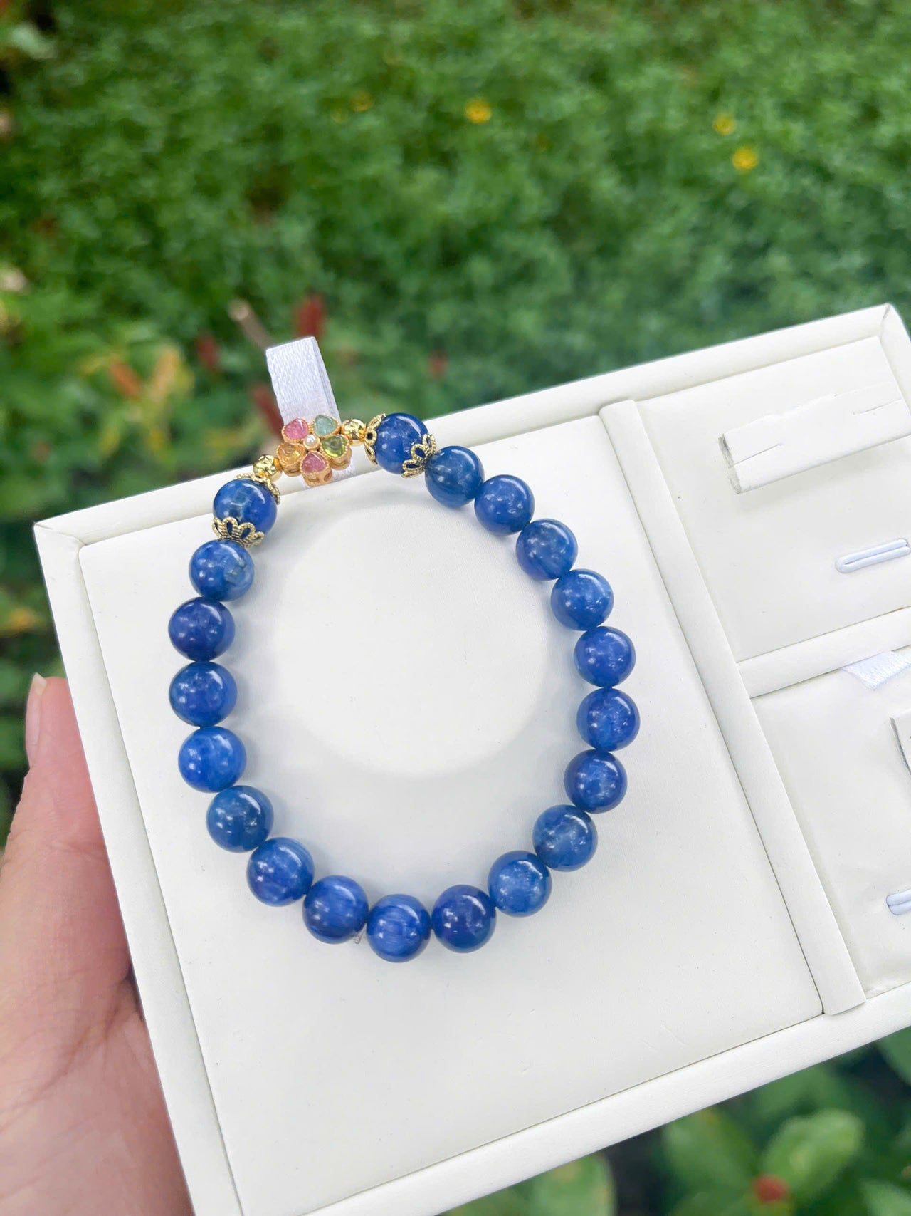 NATURAL BLUE KYANITE BRACELET ROUND BEAD, DESIGNED BRACELET, JEWELRY MAKING FASHION DESIGN, STRETCHY BRACELETS, ENERGY HEALING BRACELET, 8 MM GIFT FOR FRIENDS & FAMILY