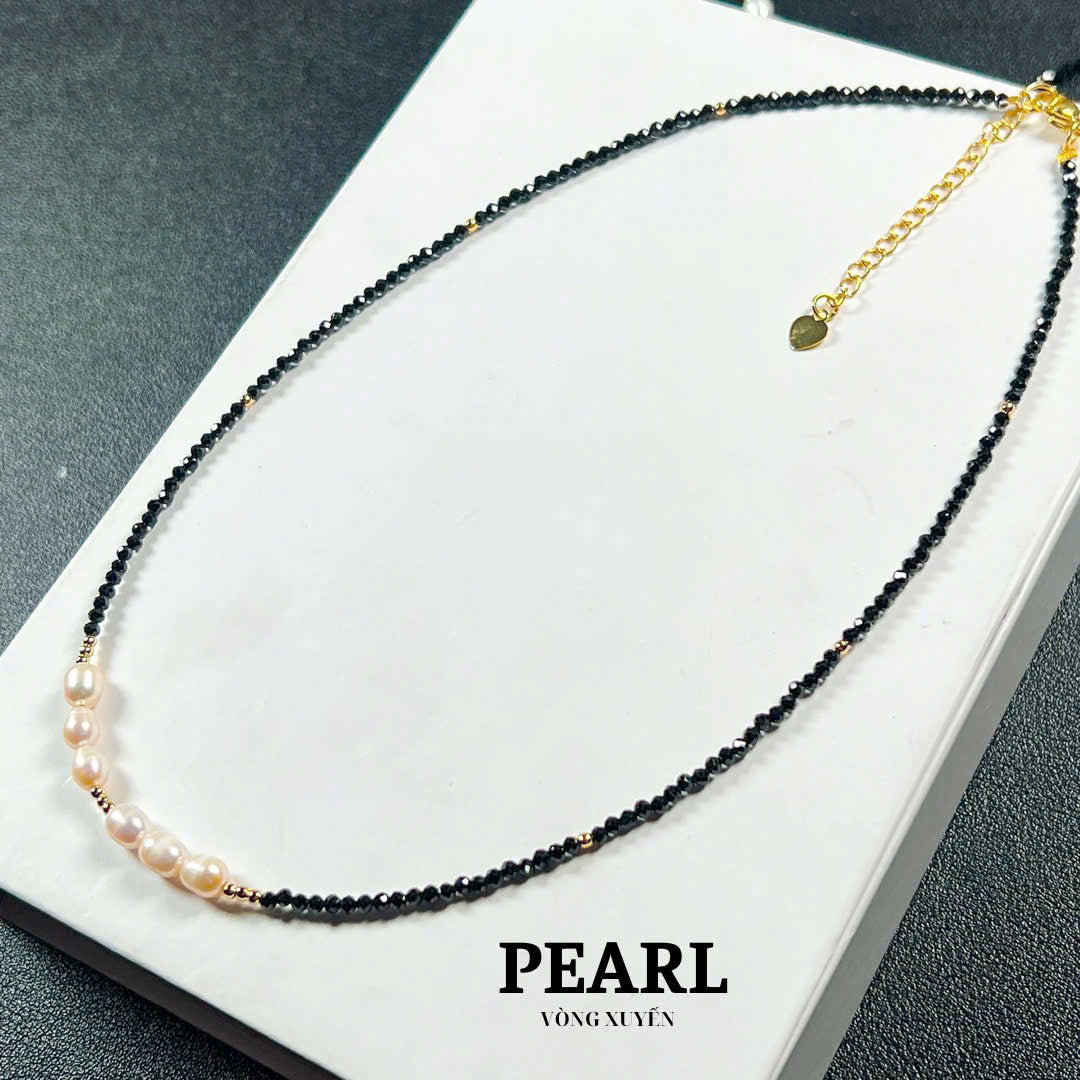 BLACK QUARTZ NECKLACE MIX WITH FRESHWATER PEARLS AND GOLD-PLATED BEADS,BLACK QUARTZ IS FACETED SPECIFICALLY, DESIGNED NECKLACE, SOPHISTICATED AND HIGH-END,WEDDING JEWELRY, UNIQUE GIFT FOR HER.