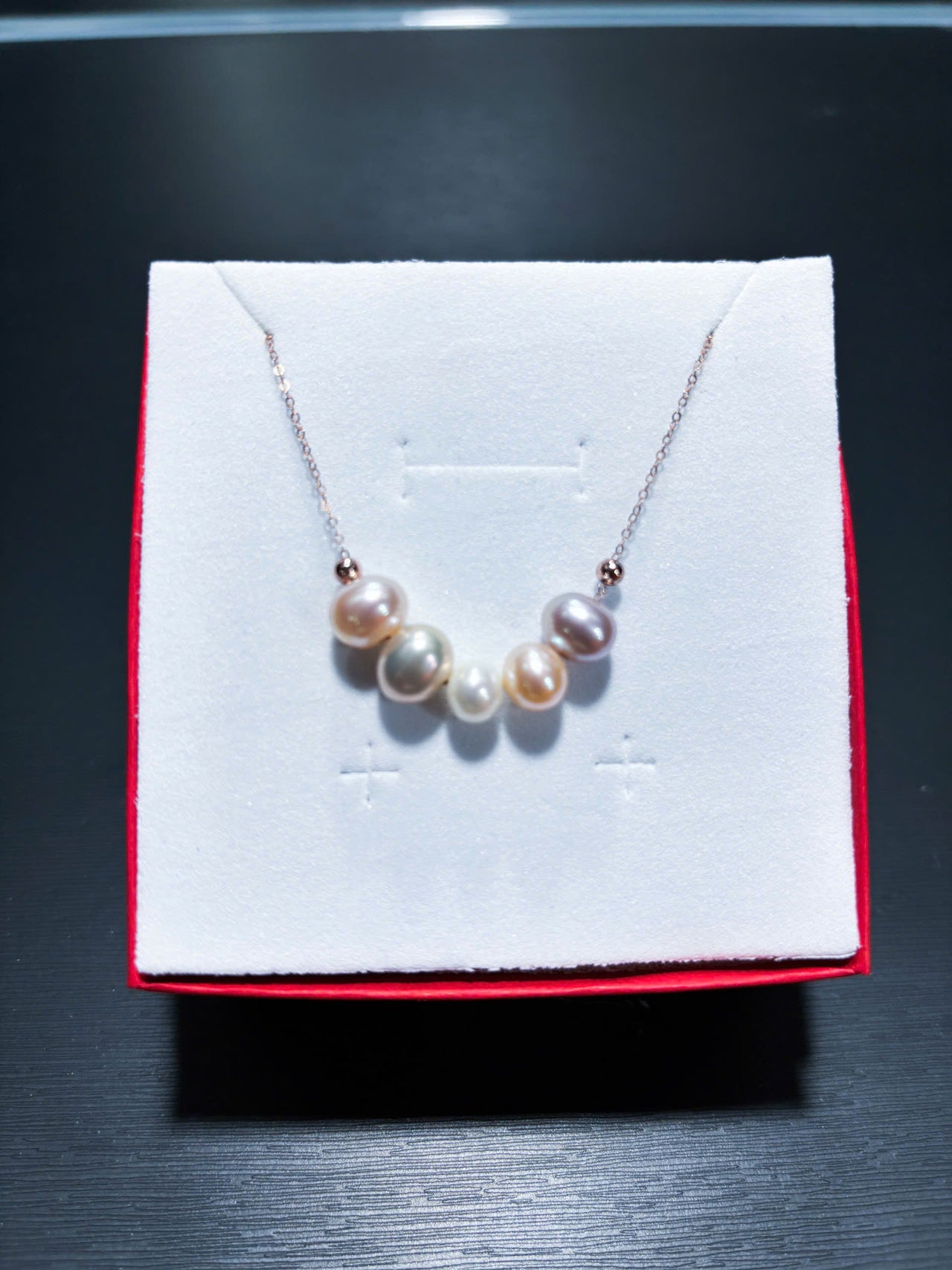 MULTI-COLOR PEARL NECKLACE COMBINED WITH GOLD PLATED, CUSTOM DESIGN, WITH KEYCHAIN, FRESHWATER PEARL, BRACELET LENGTH 42CM, SUITABLE FOR WEDDING GIFTS, GIRLFRIENDS, MOTHERS.