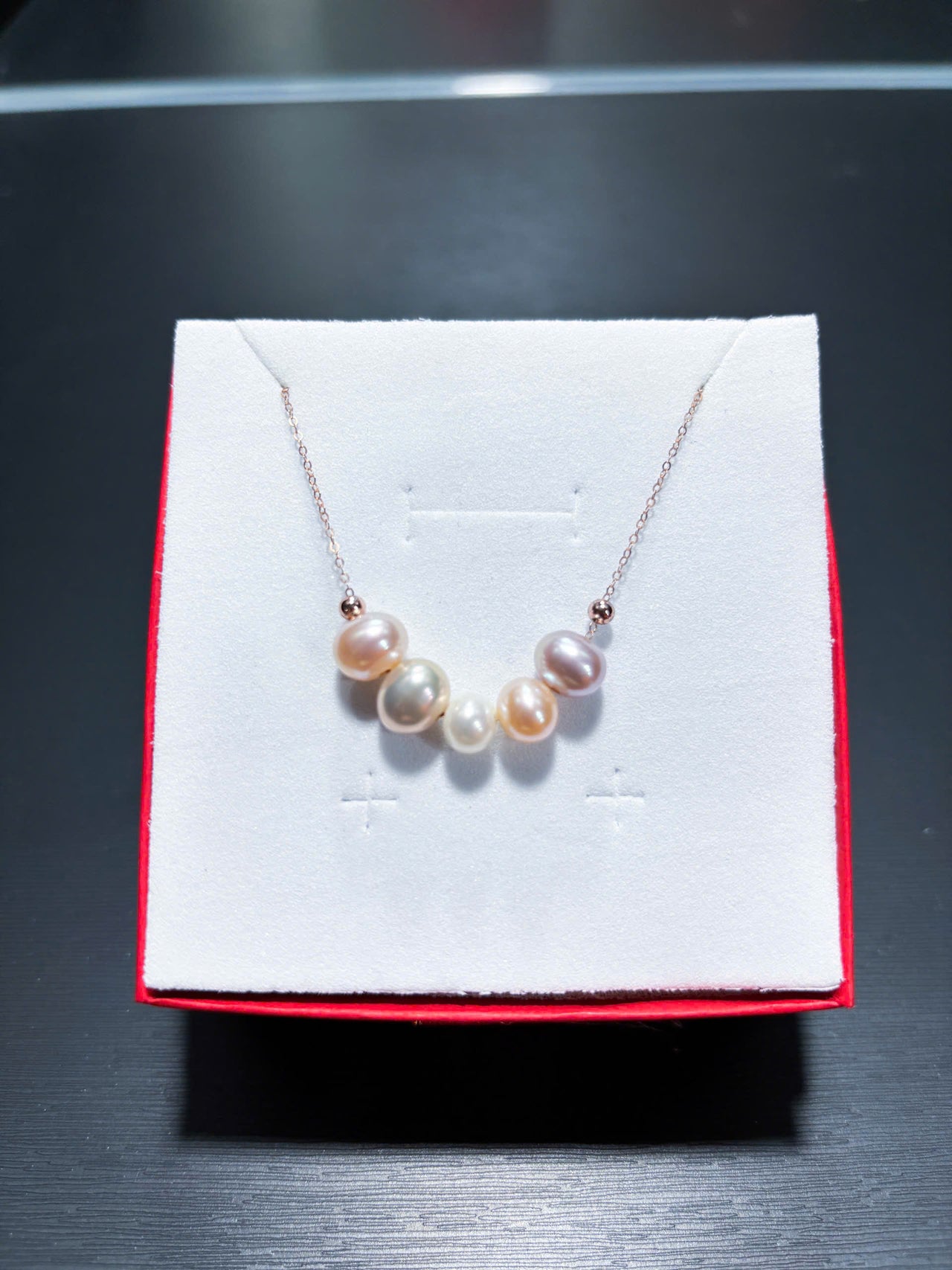 MULTI-COLOR PEARL NECKLACE COMBINED WITH GOLD PLATED, CUSTOM DESIGN, WITH KEYCHAIN, FRESHWATER PEARL, BRACELET LENGTH 42CM, SUITABLE FOR WEDDING GIFTS, GIRLFRIENDS, MOTHERS.