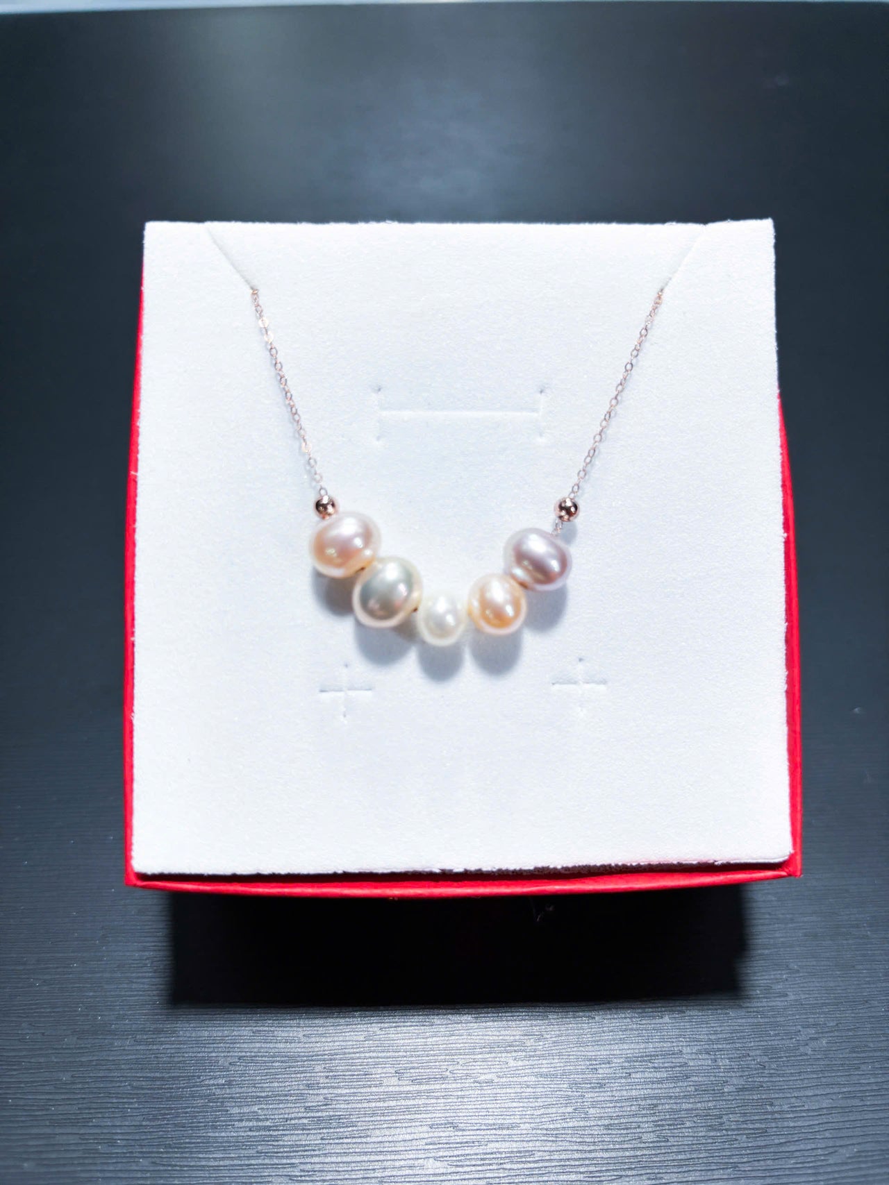 MULTI-COLOR PEARL NECKLACE COMBINED WITH GOLD PLATED, CUSTOM DESIGN, WITH KEYCHAIN, FRESHWATER PEARL, BRACELET LENGTH 42CM, SUITABLE FOR WEDDING GIFTS, GIRLFRIENDS, MOTHERS.