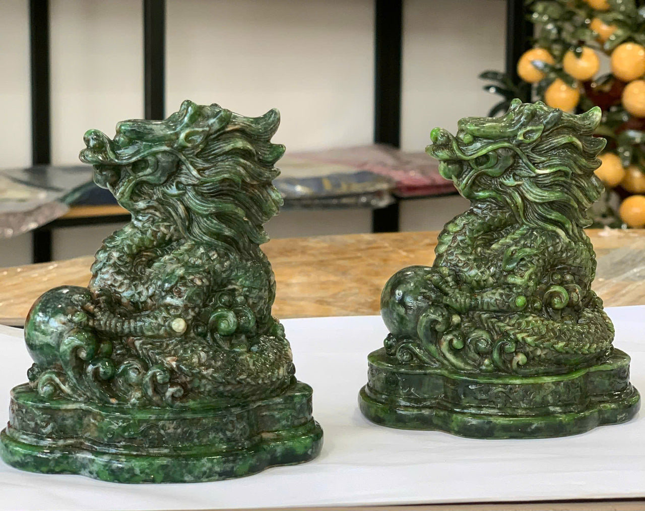 NATURAL JADE CARVED DRAGON, GREEN JADE STATUE, CREATIVE CARVING, HOME DECOR, LIVING ROOM DOOR DECOR WARDING OFF EVIL ENERGY, LUCKILY, FORTUNE FOR YOUR FAMILY