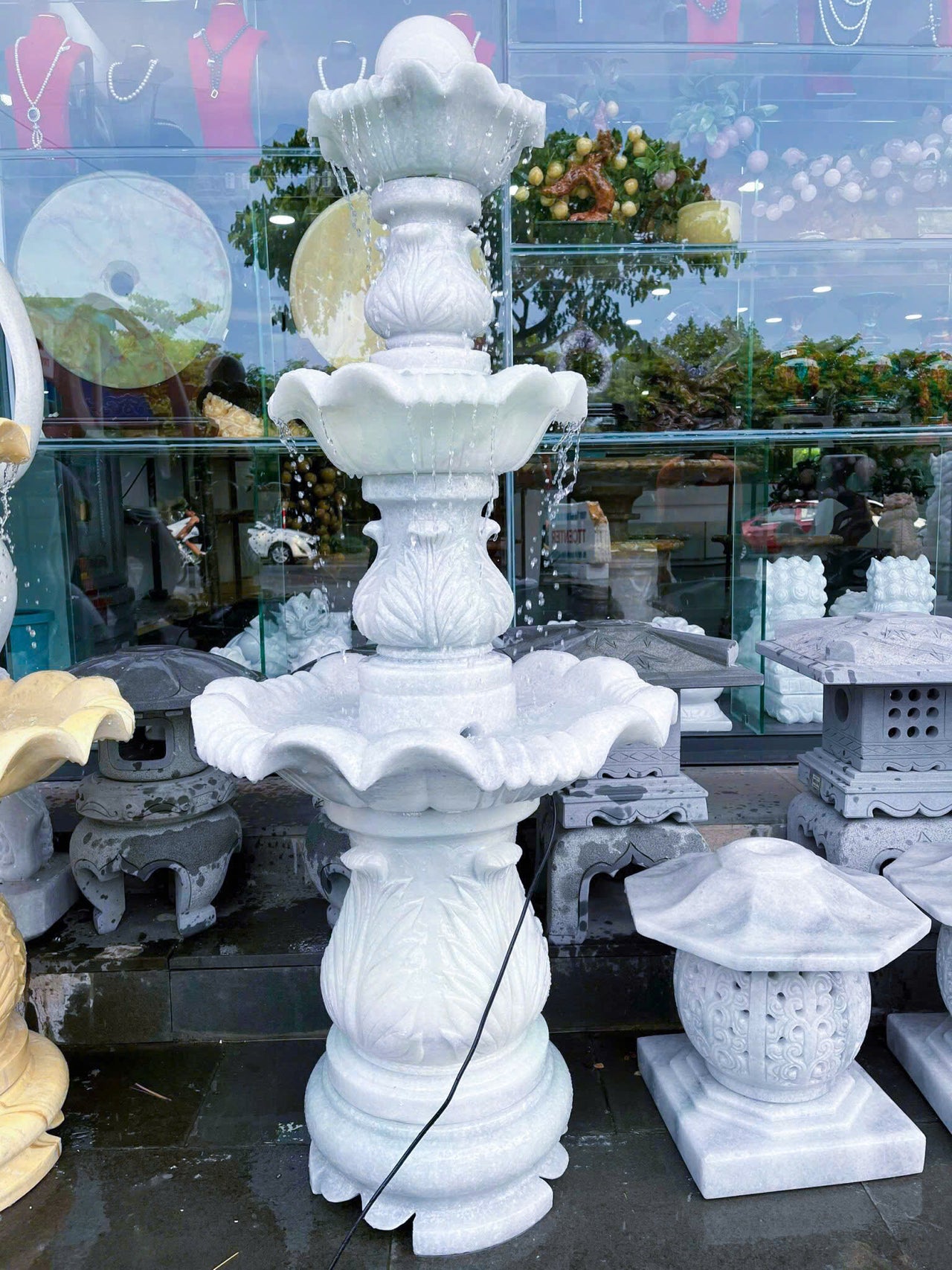 NATURAL MARBLE FOUNTAIN, HAND CARVED WATER FOUNTAIN, WHITE/ YELLOW WATER FOUNTAIN, ENCHANTING WATERFALL, RELAXING OUTDOOR DECORATION, ANTIQUE DESIGN OUTDOOR WATER FOUNTAIN